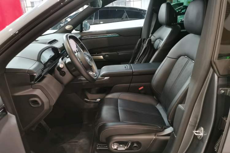 Used Zeekr 7X 2025 100 kWh Long-Range Rear-Wheel Drive with Intelligent Driving Features