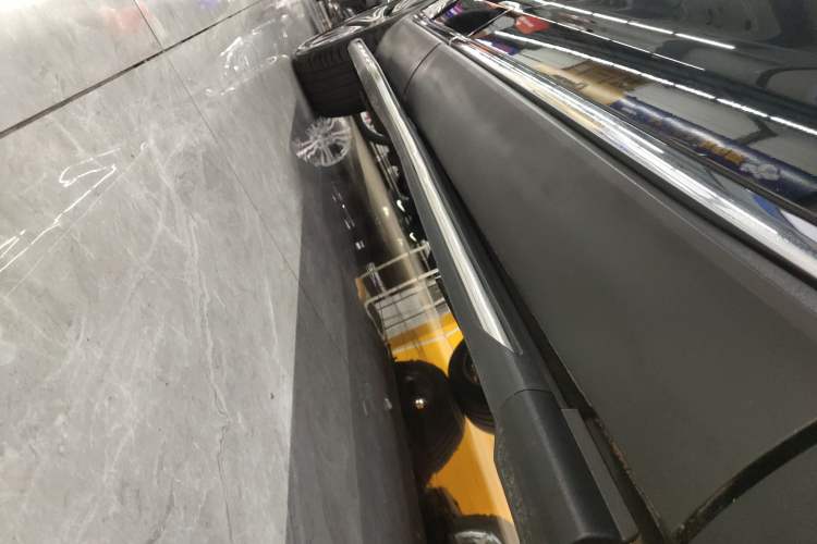 Used Hongqi HS5 2022 Facelifted Version 2.0T Smart Connect Flagship All-Wheel-Drive Edition
