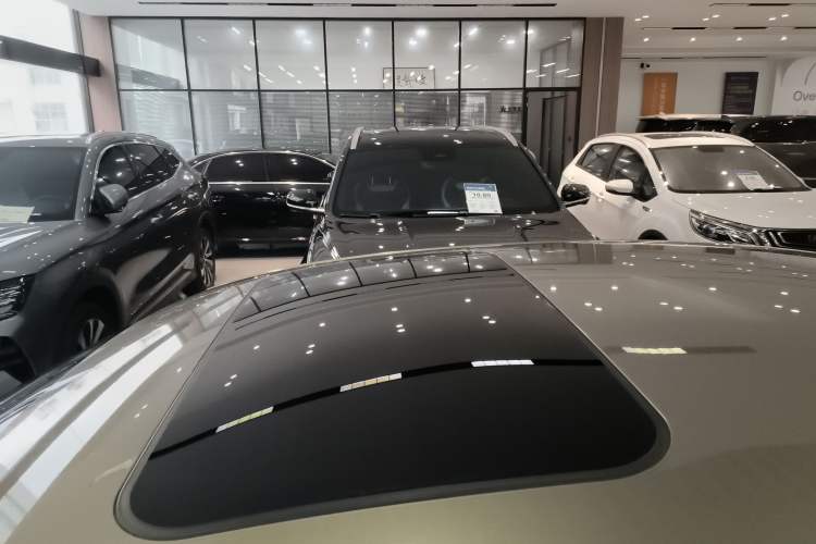 Used Volkswagen Sagitar 2015 230TSI Automatic Luxury Model
