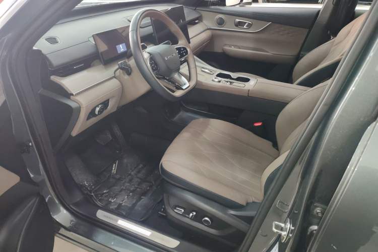 Used Chery Tiggo 8 PLUS 2025 290TGDI DCT Prestige 5-Seater