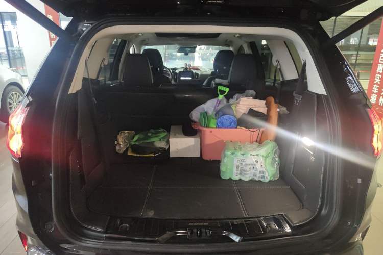 Used Ford Edge 2020 EcoBoost 245 Two-Wheel Drive Titanium 7-Seater
