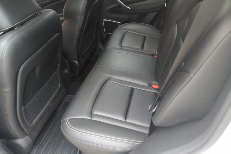 Used Geely Auto Emgrand X7 Sport 2016 2.0L Manual Smart Connect Version
