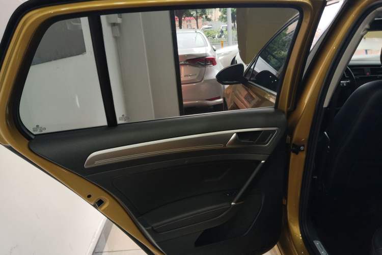 Used Volkswagen Golf 2018 230TSI Automatic Comfort Model
