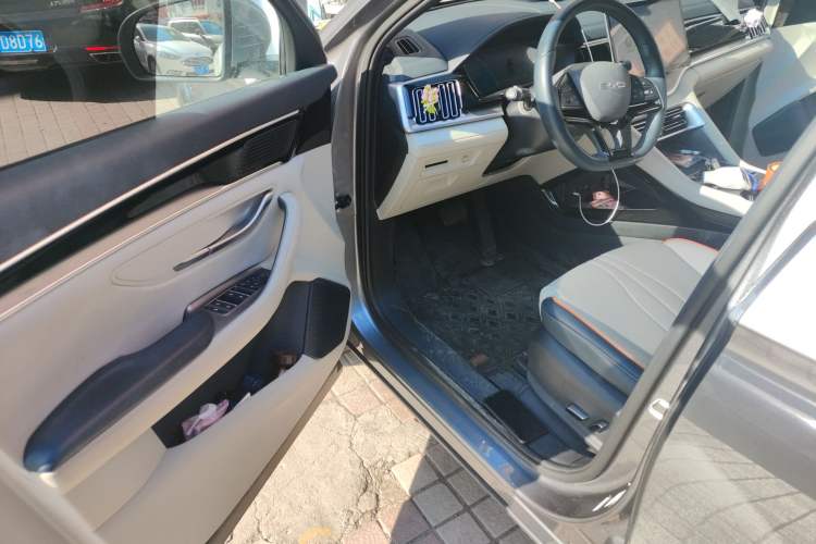 Used BYD Song PLUS New Energy 2024 Honor Edition EV 520km Luxury Model
