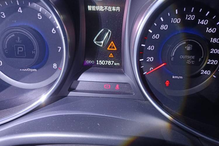 Used Hyundai Santa Fe 2015 2.0T Automatic 4x4 Smart 7-Seater
