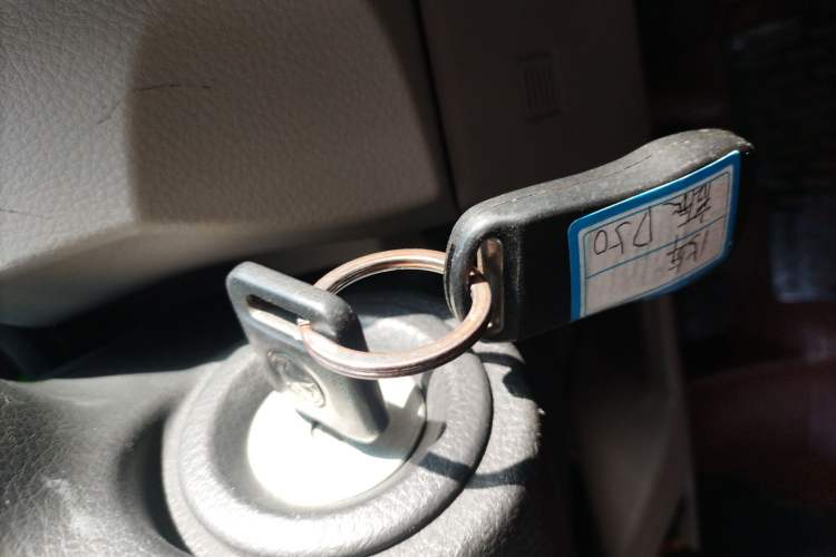 Used Venucia R50 2015 1.6L Manual Fashion Edition
