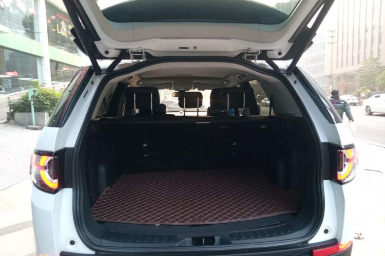 Used Land Rover Discovery Sport 2019 240 PS SE Version China VI Standard